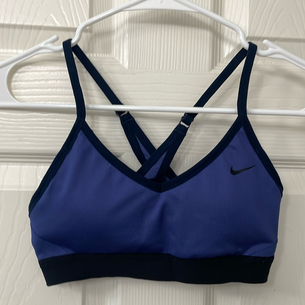 Nike sports bra with removable padding